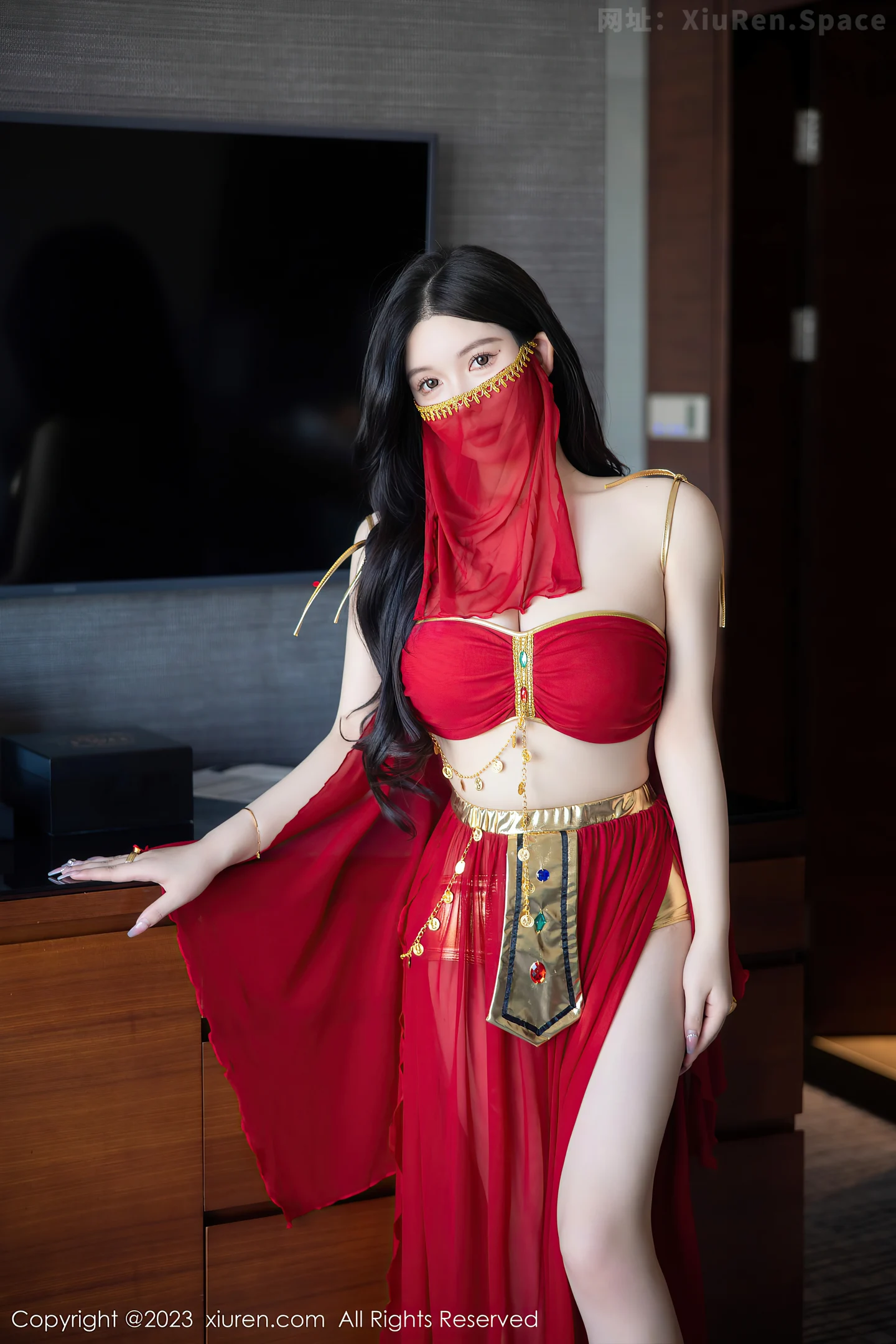 图片[6]-[XiuRen秀人网]2023.04.21 NO.6613 林珊珊 红色透视情趣西域舞娘服加情趣内衣性感私房写真集-秀人网官方网站